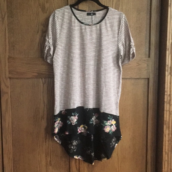 🩶Ampersand Ave Floral & Striped Mixed Media Tee - Picture 1 of 5